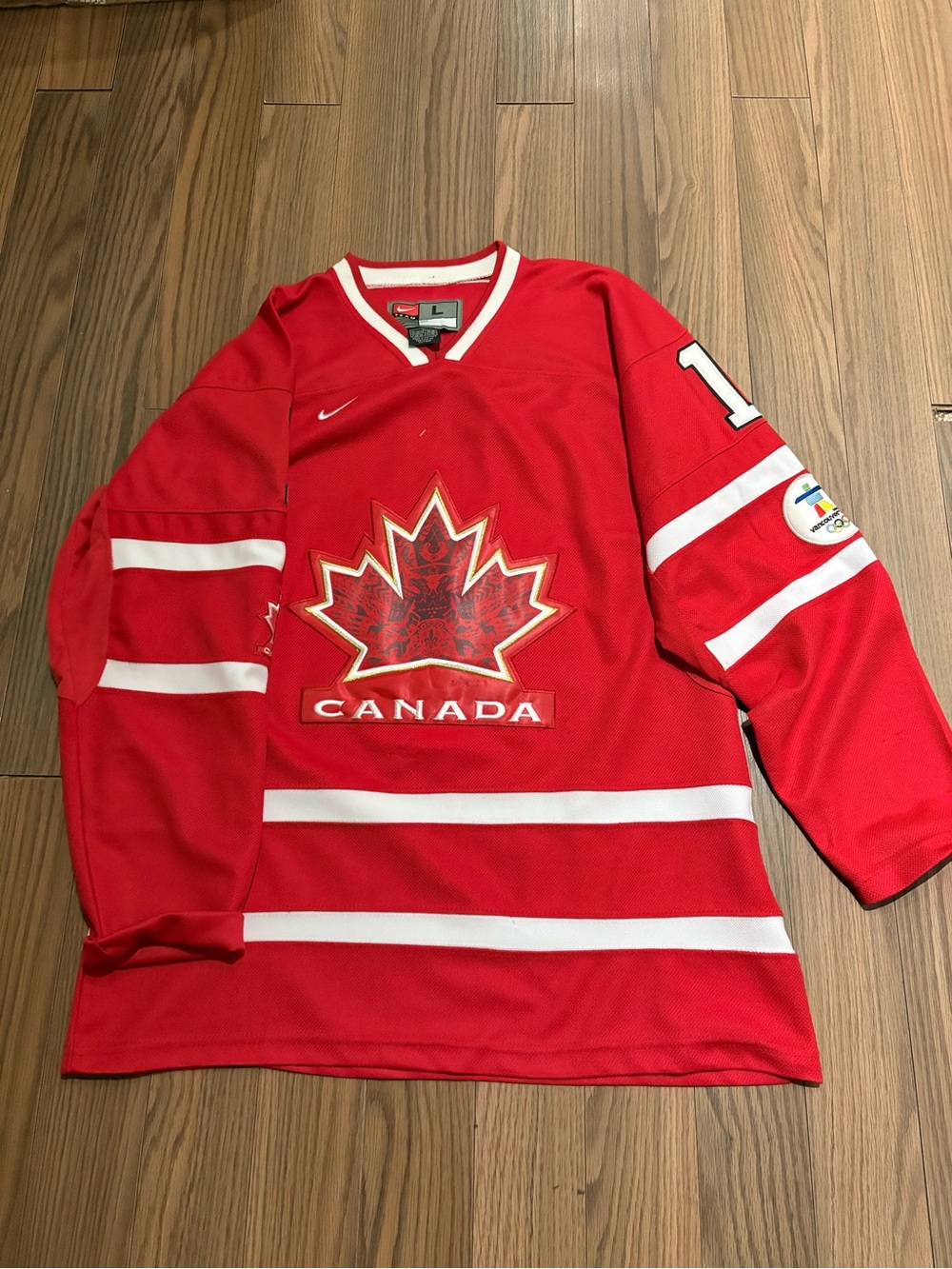 VTG Luongo Nike Canada Red Hockey Jersey with White Stripes